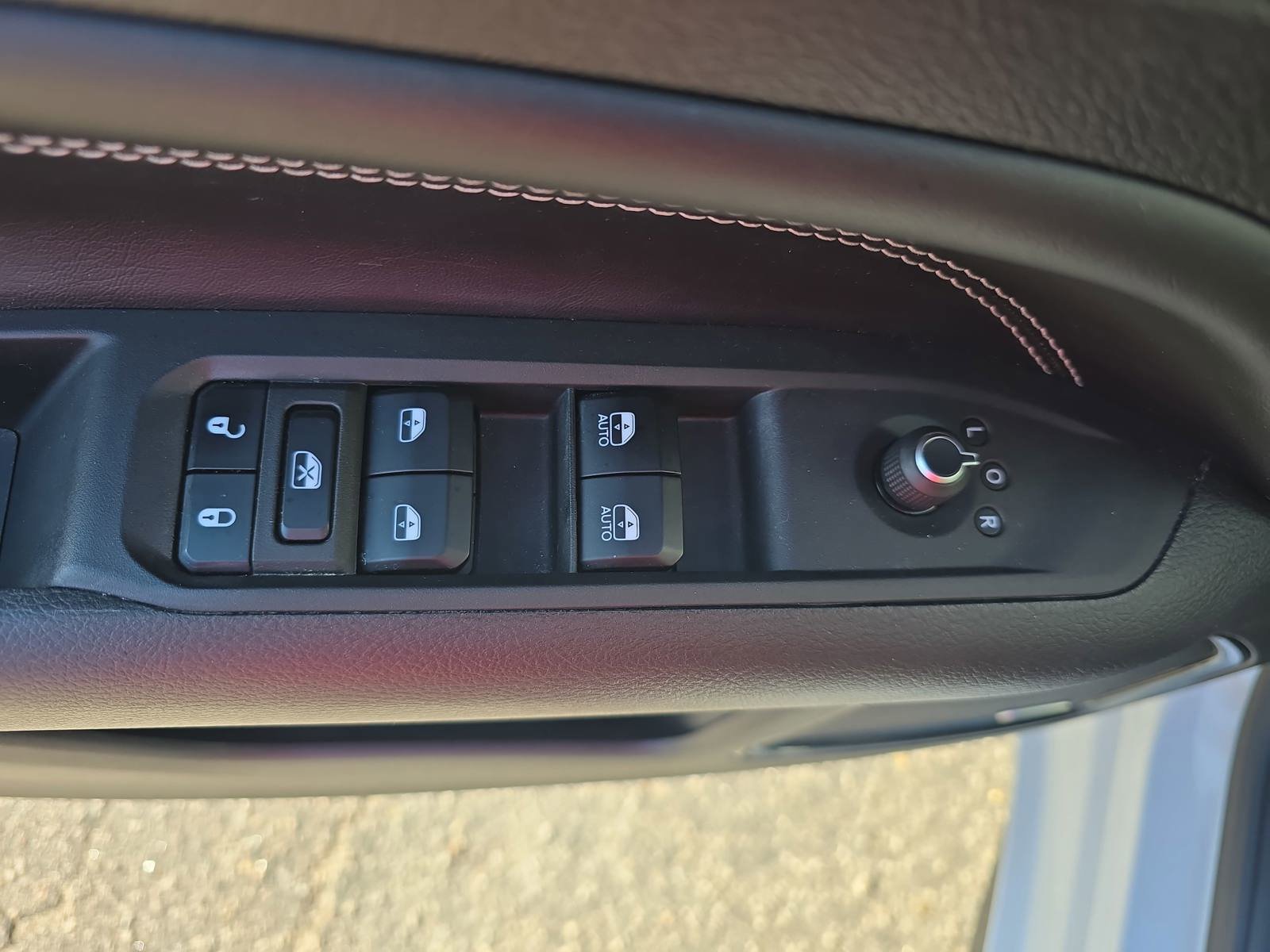 Used 2023 Jeep Compass High Altitude w/ Driver Assist Group I AWD/4WD image 30