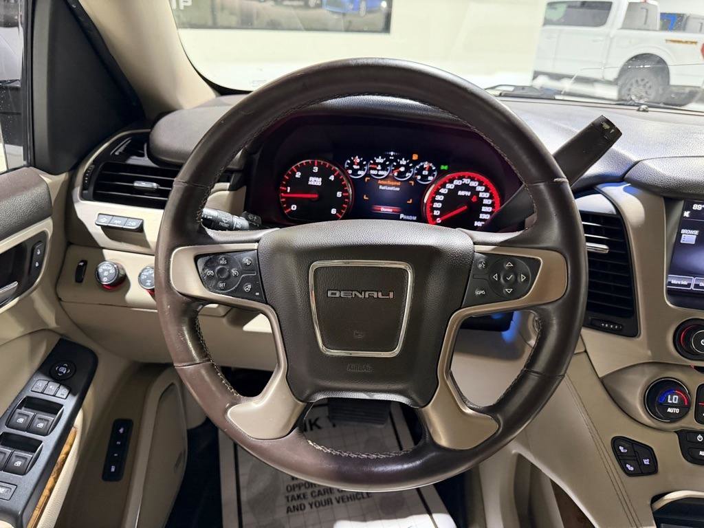 Used 2015 GMC Yukon Denali w/ Touring Package AWD/4WD image 28