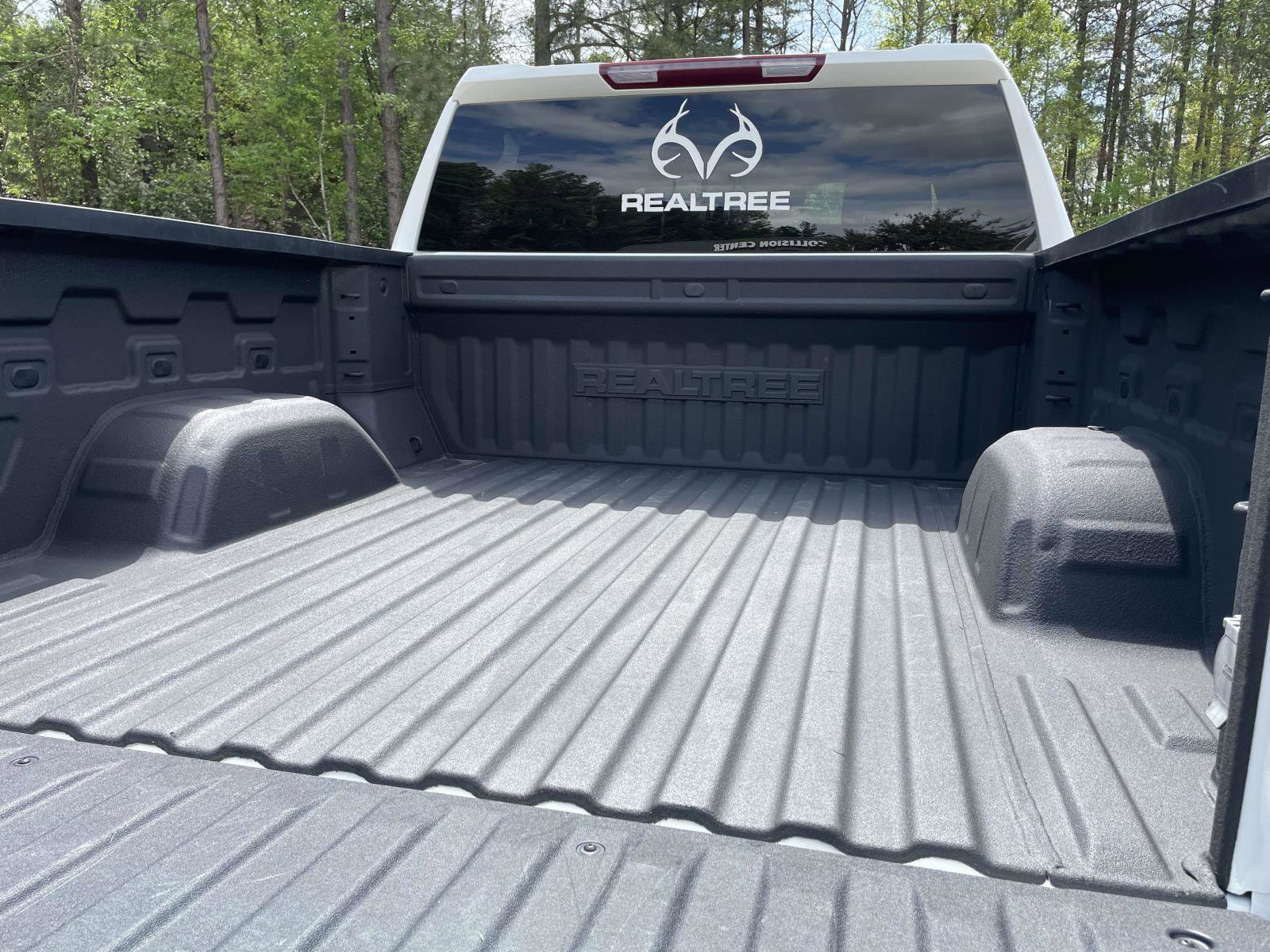 Used 2023 Chevrolet Silverado 1500 Custom Trail Boss w/ Realtree Special Edition image 28