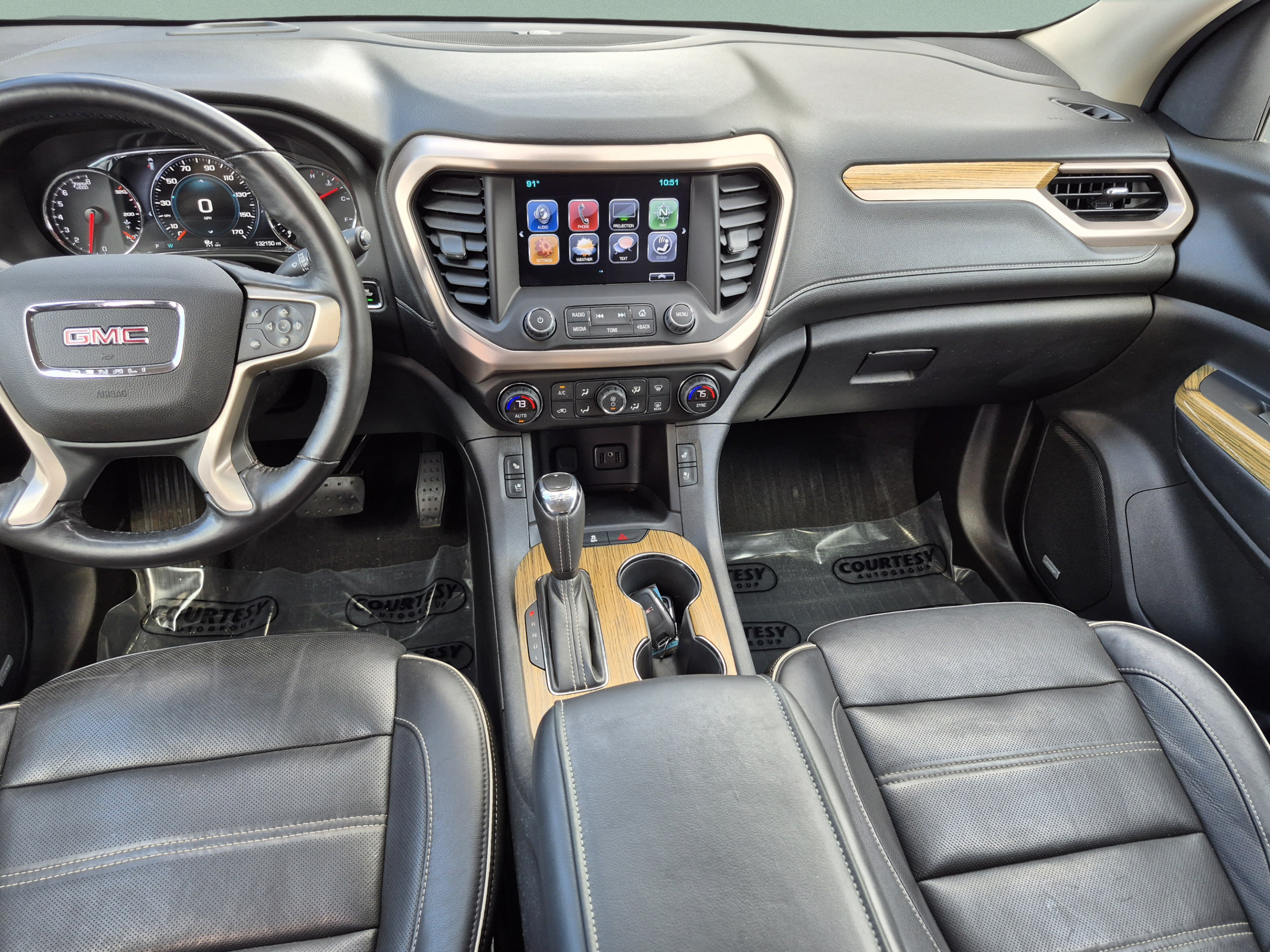 Used 2017 GMC Acadia Denali w/ Technology Package FWD image 13