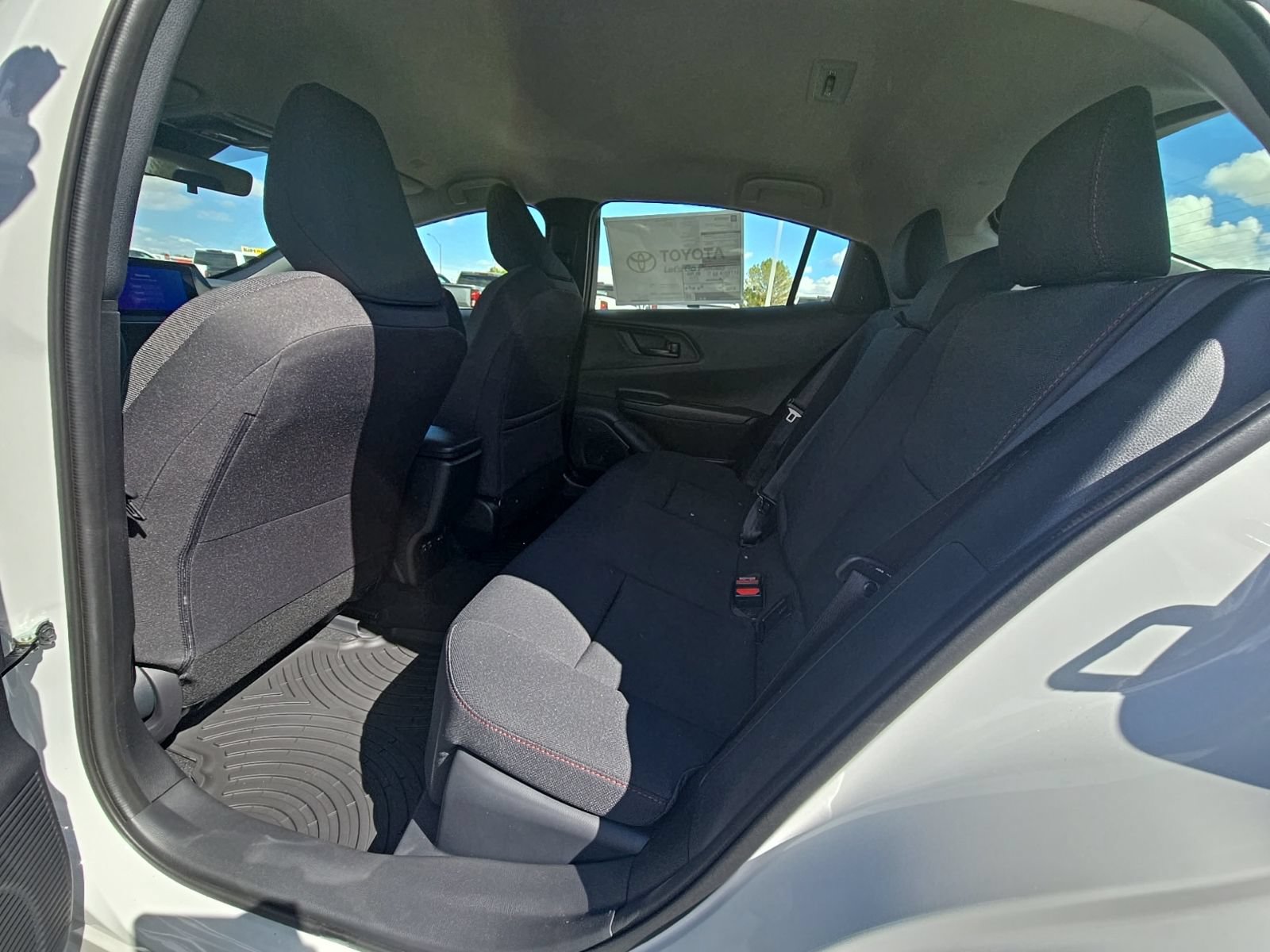 New 2025 Toyota Prius Plug-In Hybrid FWD image 26