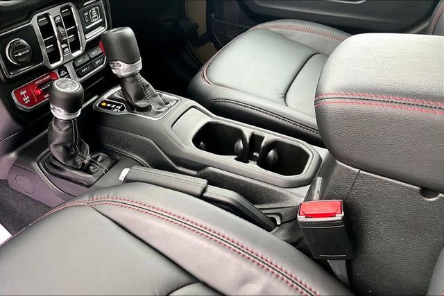 Used 2025 Jeep Gladiator Rubicon AWD/4WD image 19