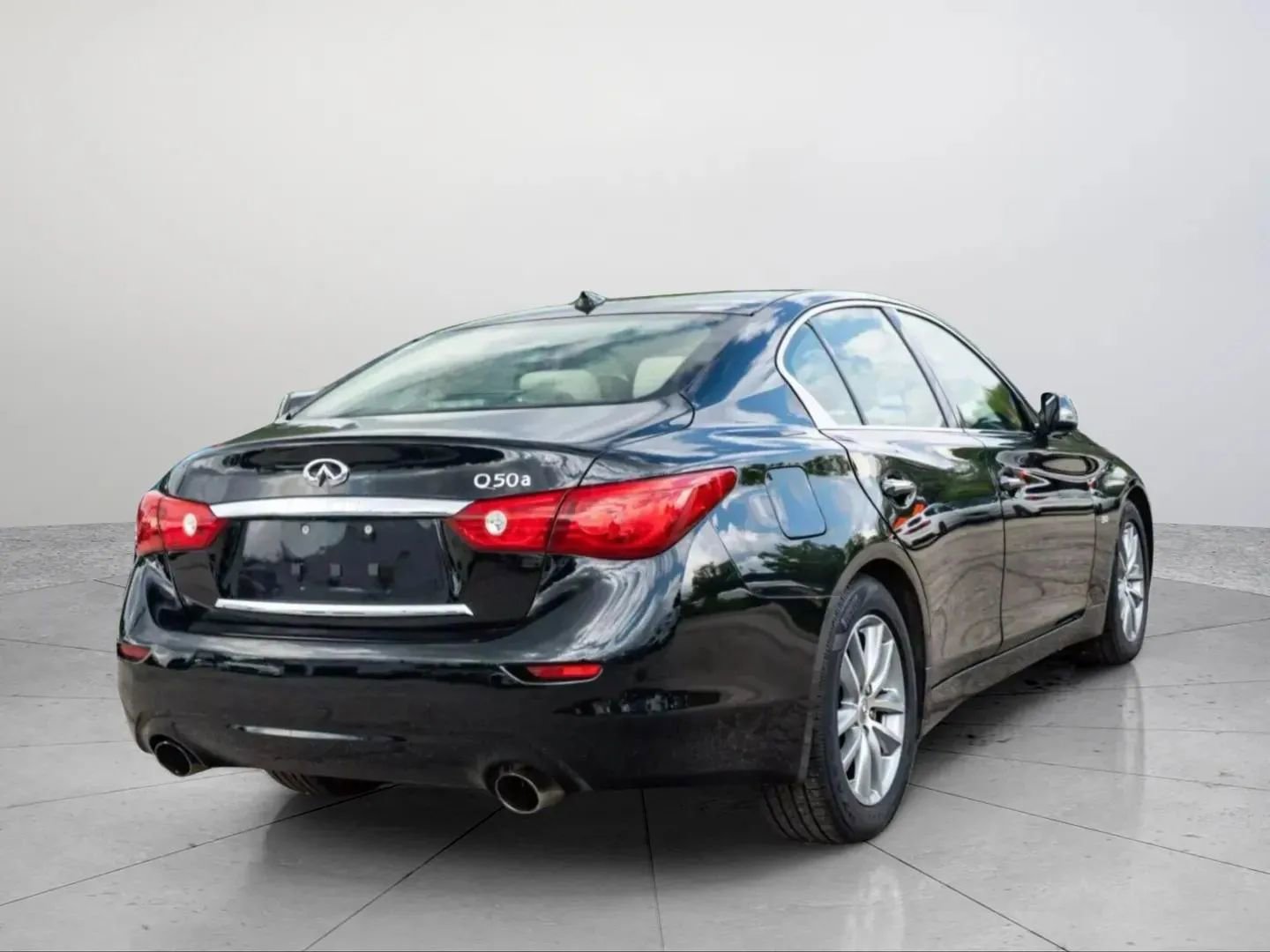 Used 2015 INFINITI Q50 w/ Moonroof Package image 6