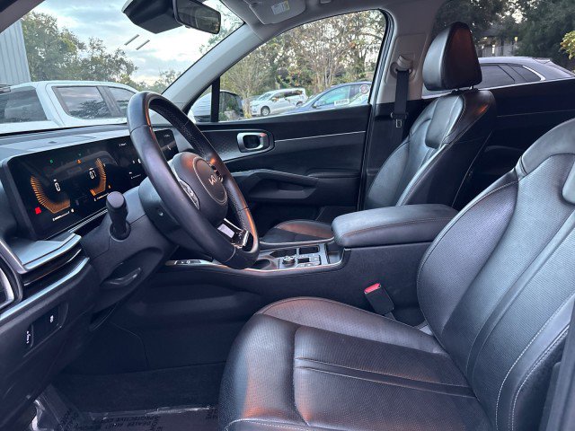 Used 2024 Kia Sorento S image 11