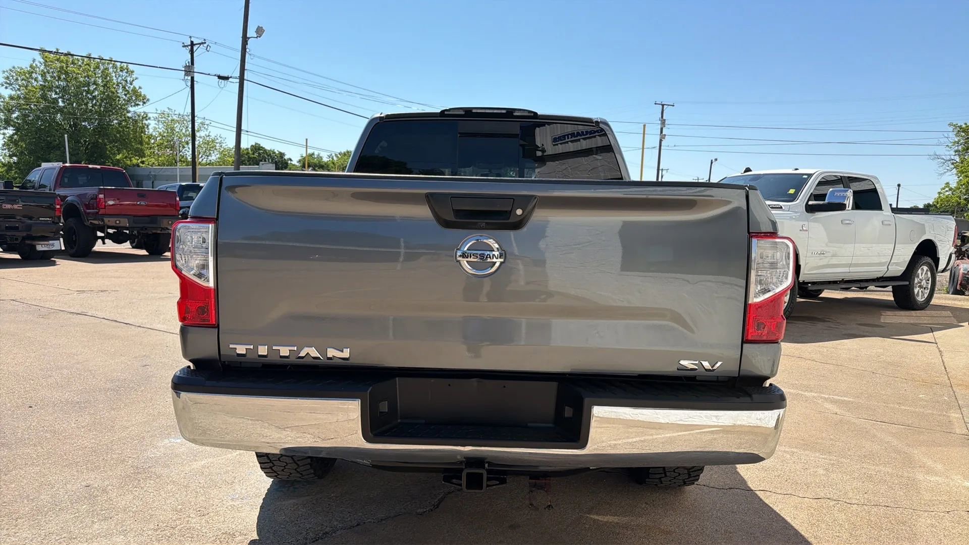 Used 2018 Nissan Titan SV RWD image 6