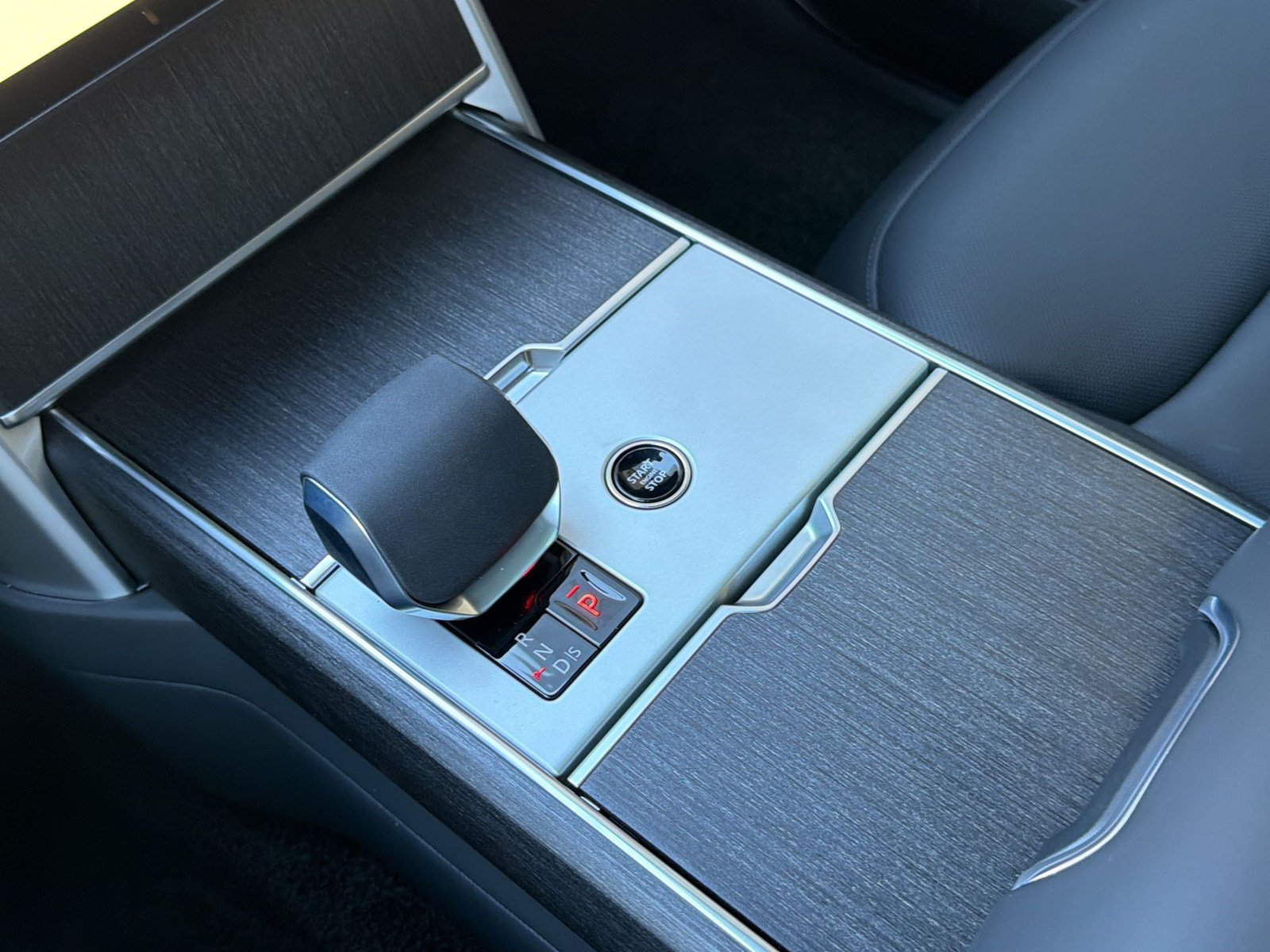 New 2026 Land Rover Range Rover SE AWD/4WD image 18