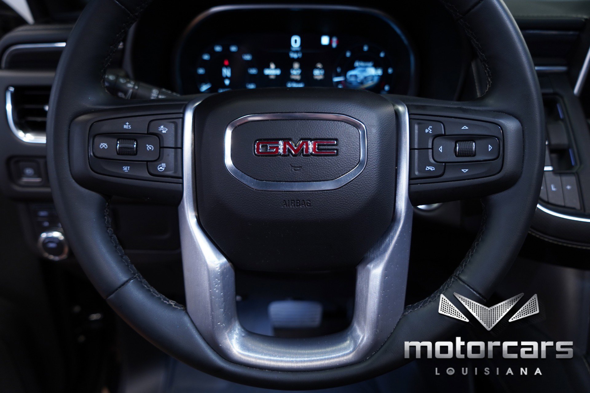 Used 2023 GMC Yukon SLT w/ SLT Premium Package image 34