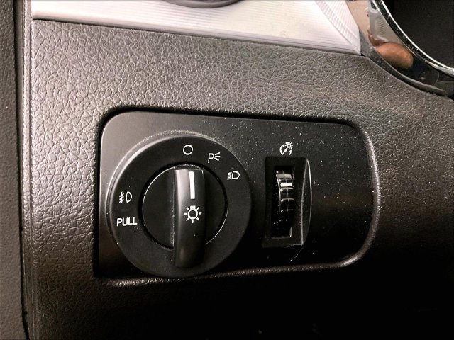 Used 2009 Ford Mustang GT Premium RWD image 30