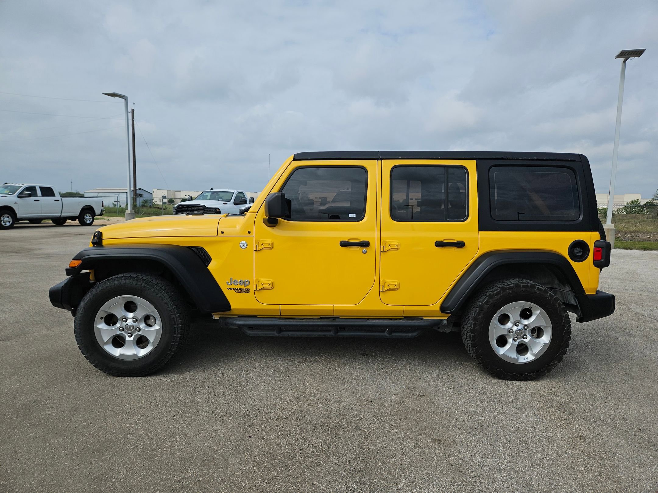 Used 2021 Jeep Wrangler Unlimited Sport AWD/4WD image 6