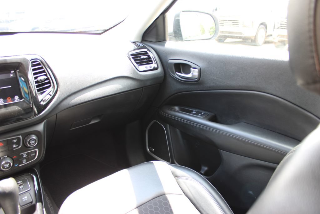 Used 2021 Jeep Compass Latitude w/ Sun and Sound Group AWD/4WD image 41