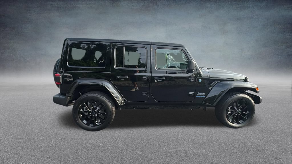 Used 2025 Jeep Wrangler Unlimited Sahara w/ Safety Group AWD/4WD image 30