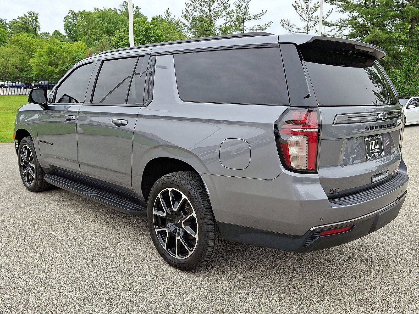 Used 2021 Chevrolet Suburban RST w/ Luxury Package AWD/4WD image 22