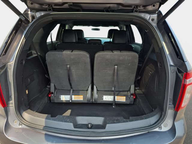 Used 2014 Ford Explorer XLT w/ Equipment Group 202A AWD/4WD image 14
