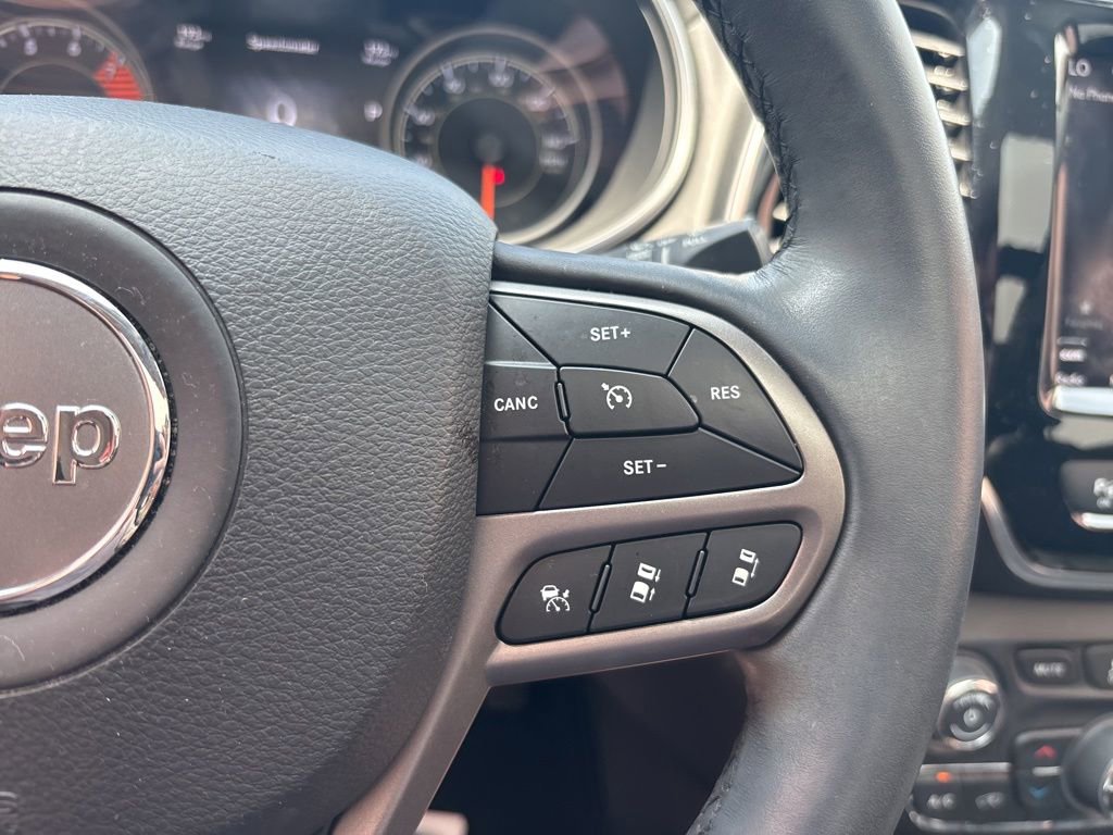 Used 2019 Jeep Cherokee Overland AWD/4WD image 61
