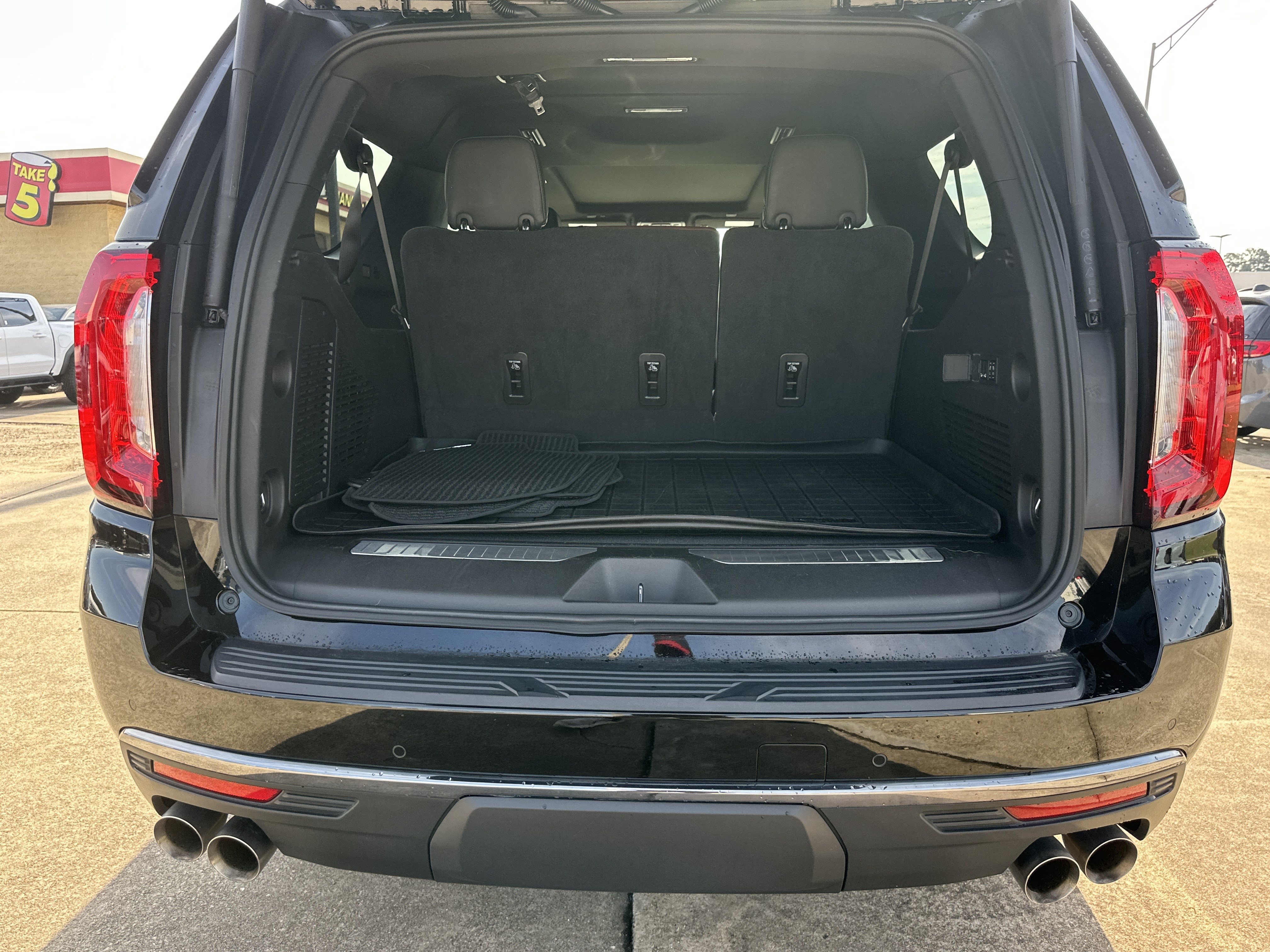 Certified 2023 GMC Yukon XL Denali Ultimate AWD/4WD image 20