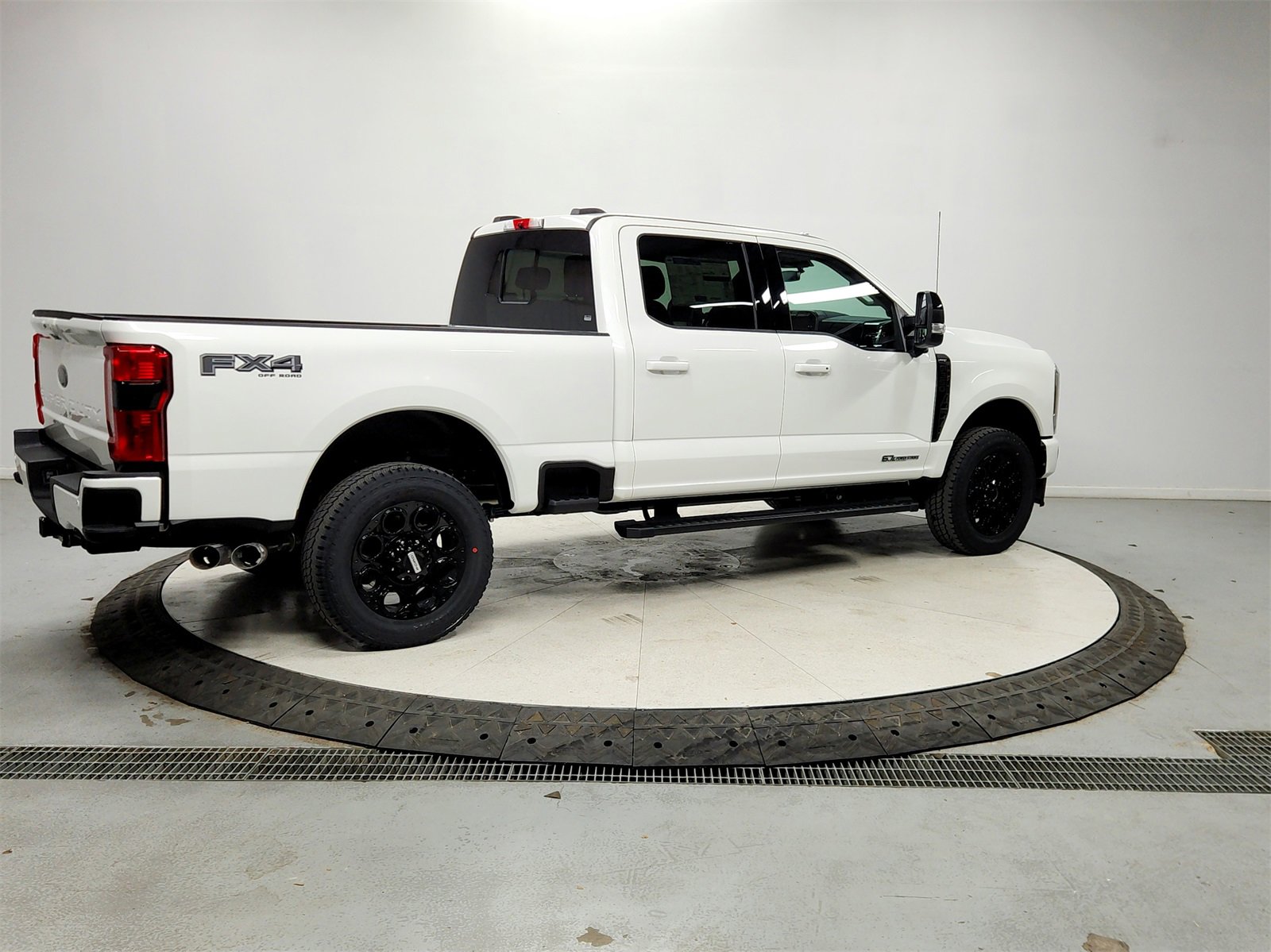 New 2026 Ford F350 Lariat w/ Black Appearance Package image 7