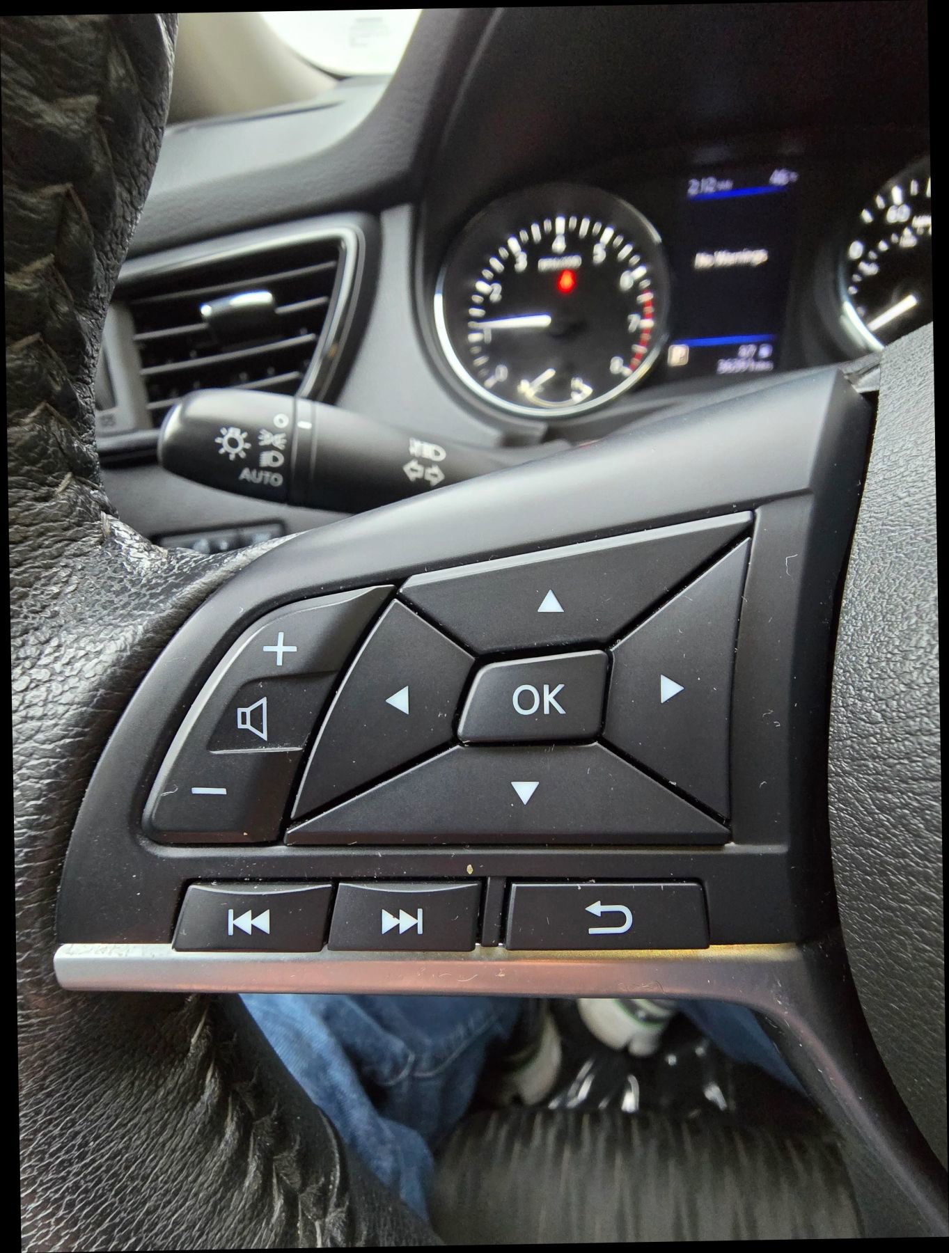 Used 2020 Nissan Rogue SV image 19