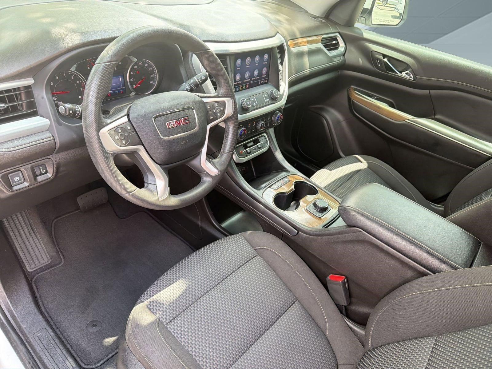 Used 2023 GMC Acadia SLE FWD image 4