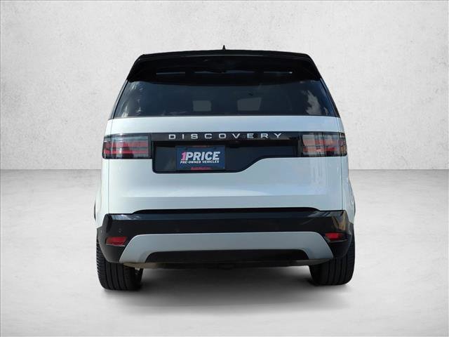 Used 2025 Land Rover Discovery Metropolitan Edition image 7