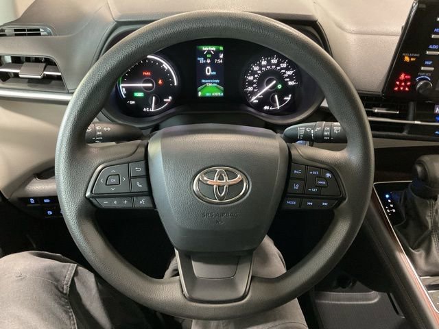 Used 2024 Toyota Sienna LE image 13