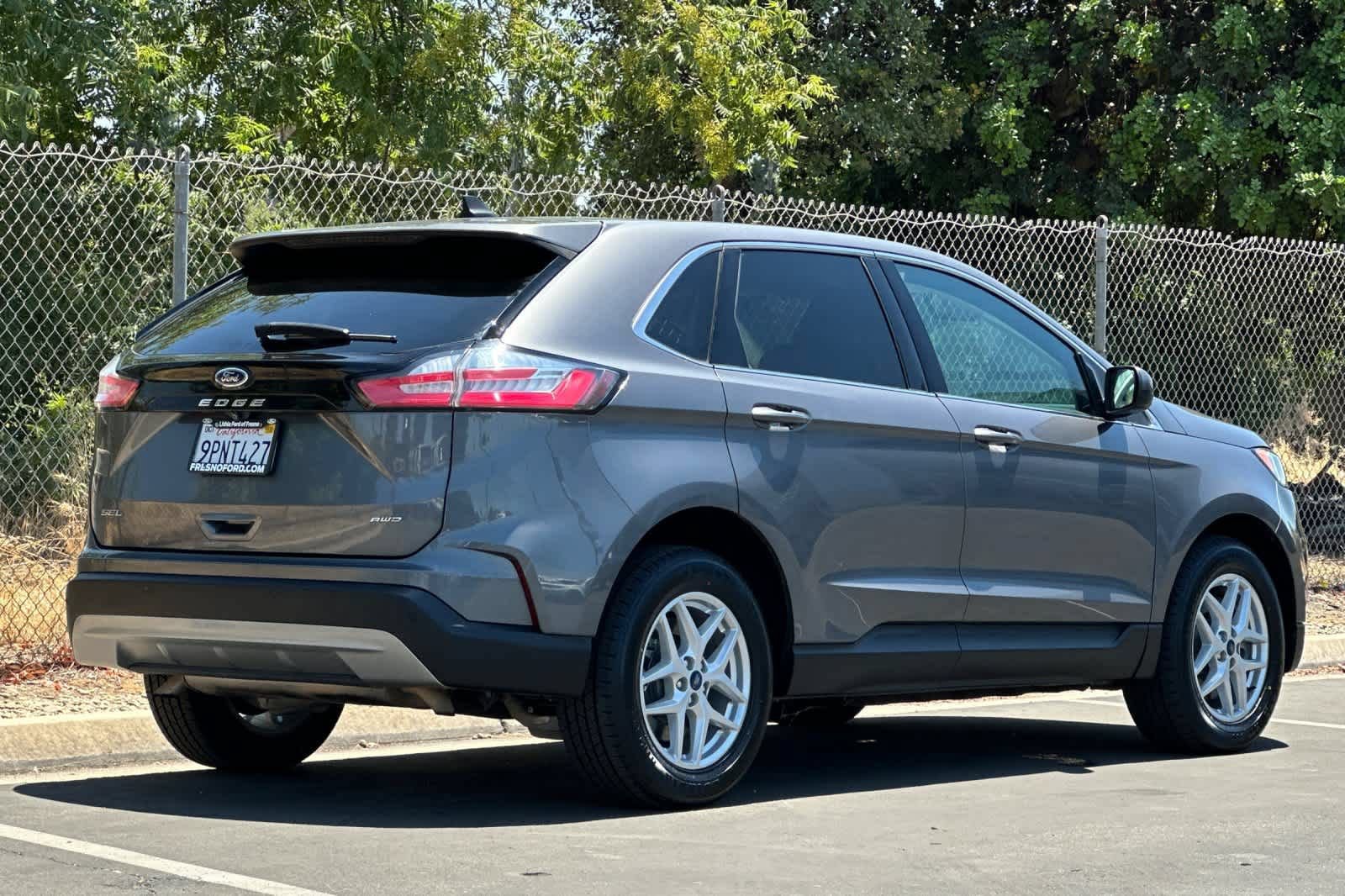 Used 2022 Ford Edge SEL AWD/4WD image 2