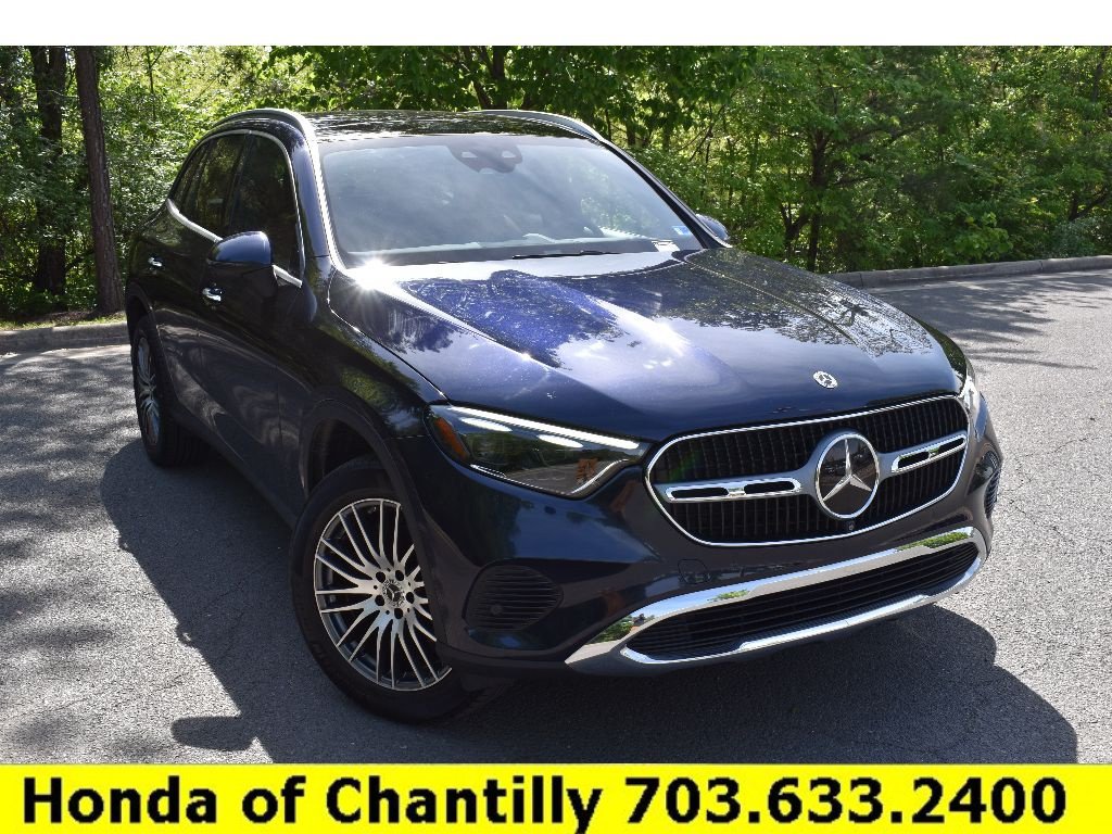 Used 2023 Mercedes-Benz GLC 300 4MATIC image 1