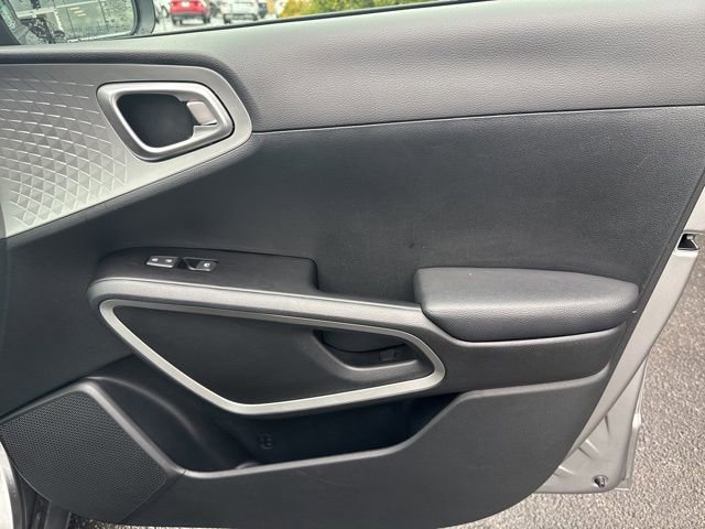 Used 2022 Kia Soul LX w/ Technology Package image 38