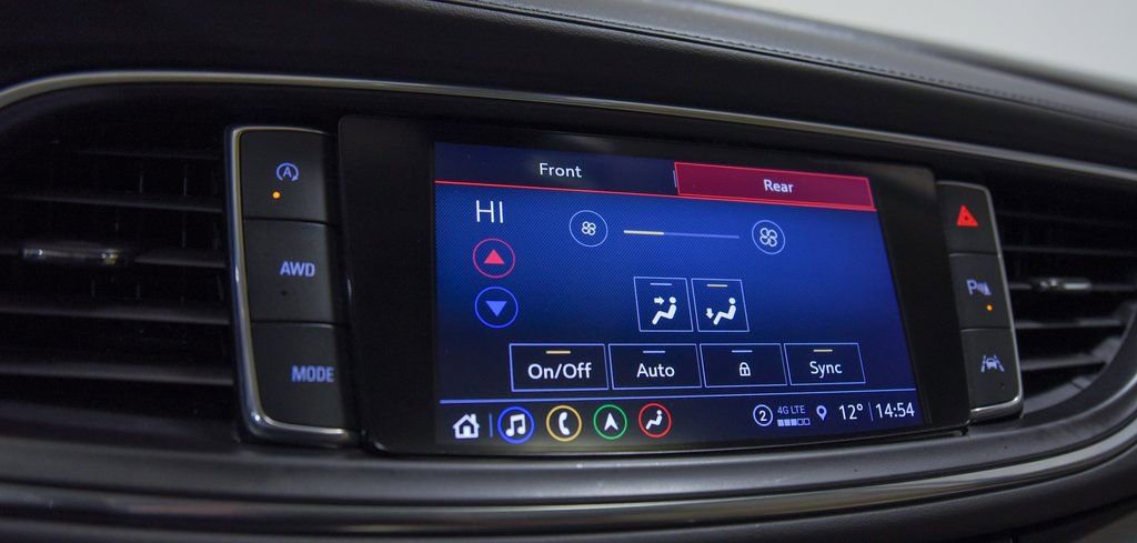 Used 2022 Buick Enclave Avenir w/ Trailering Package, 5000 lbs. image 23