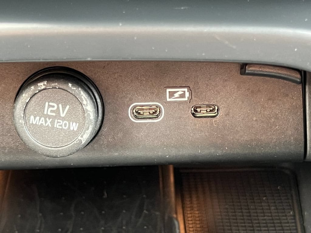 Used 2023 Volvo XC40 Recharge Ultimate AWD/4WD image 33