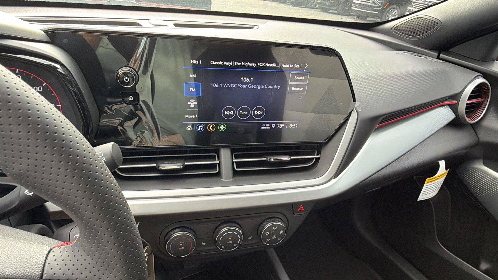 New 2026 Chevrolet Trax RS w/ Sunroof Package FWD image 27