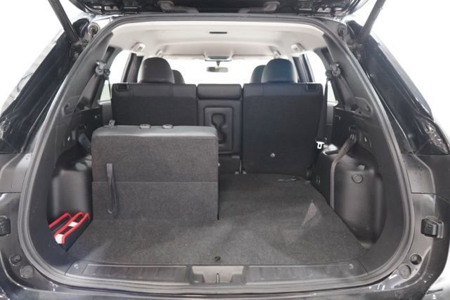 Used 2024 Mitsubishi Outlander SE image 32