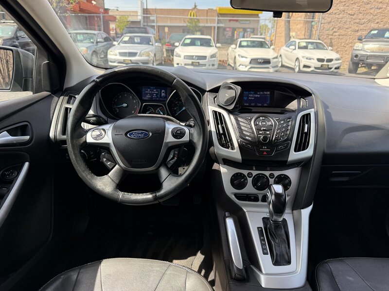 Used 2013 Ford Focus SE FWD image 17
