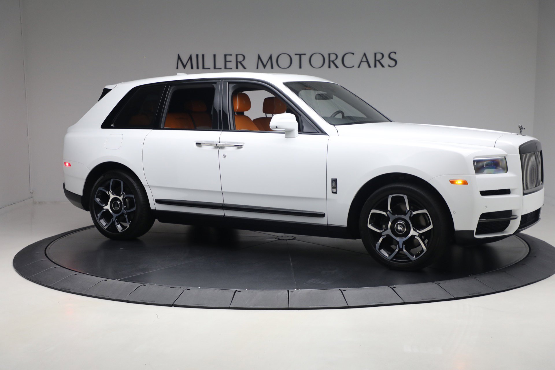 Certified 2022 Rolls-Royce Cullinan Black Badge image 11