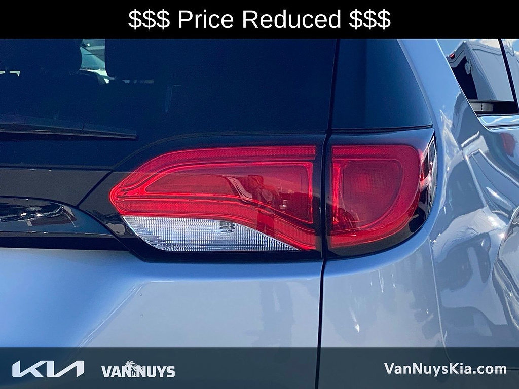 Used 2024 Chrysler Voyager LX FWD image 30