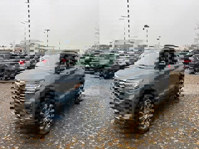 New 2026 Ford Explorer Active w/ Active Comfort Package image 2