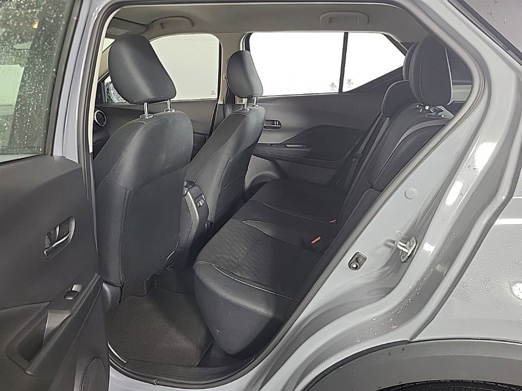 Used 2024 Nissan Kicks SV image 10