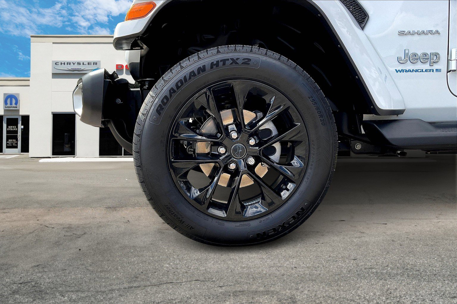 Used 2024 Jeep Wrangler Sahara image 8