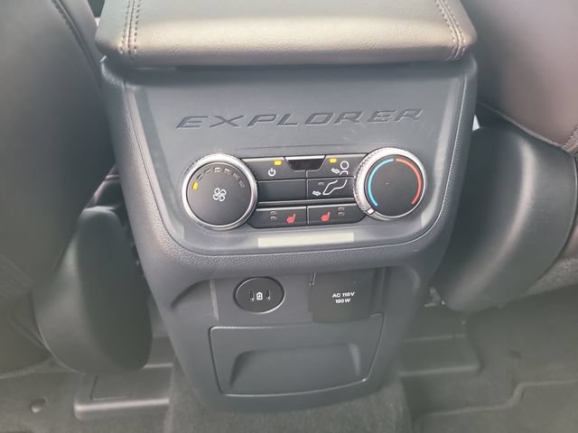 Used 2026 Ford Explorer Platinum RWD image 17