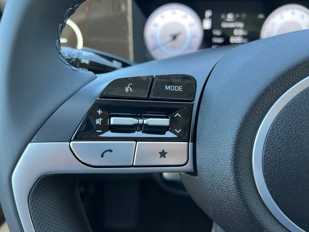 New 2025 Hyundai Elantra Limited image 12