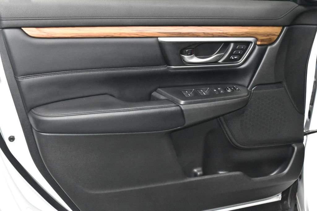 Used 2017 Honda CR-V Touring image 4