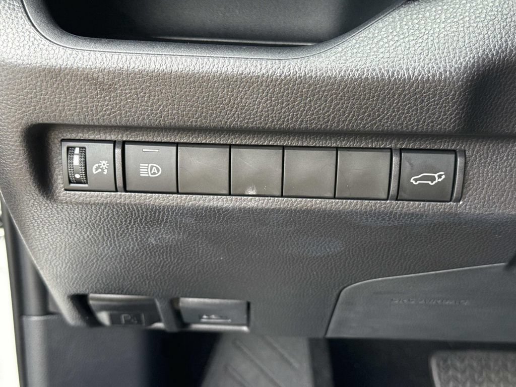 Used 2025 Toyota RAV4 XLE Premium FWD image 41