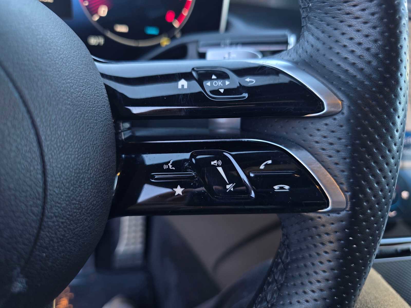 Used 2023 Mercedes-Benz GLC 300 4MATIC image 33