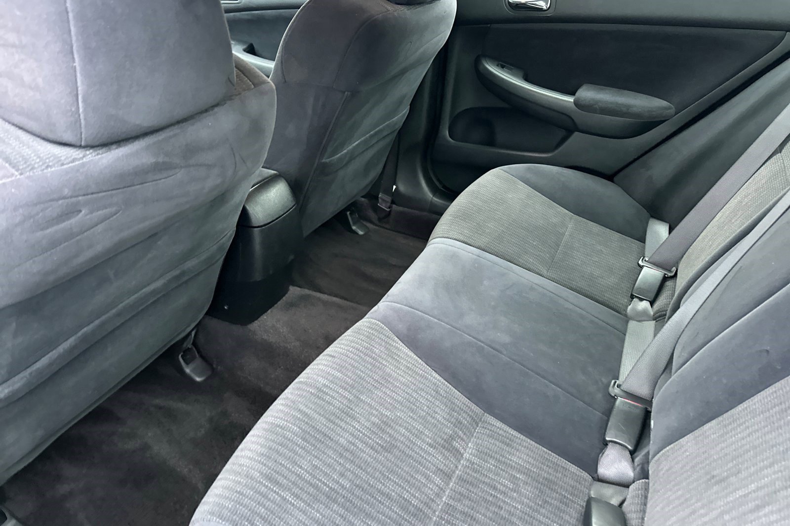 Used 2003 Honda Accord LX image 25