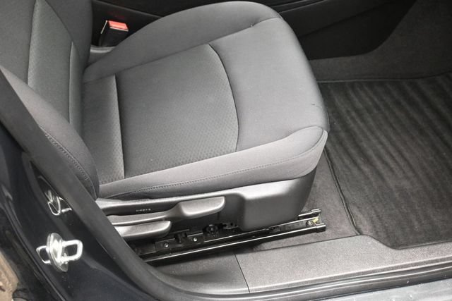 Used 2018 Chevrolet Malibu LT FWD image 39