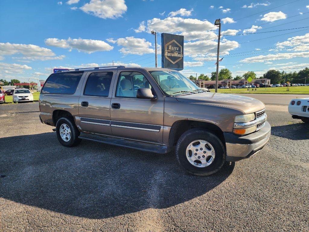 Used 2004 Chevrolet Suburban LS w/ Preferred Equipment Group RWD image 4