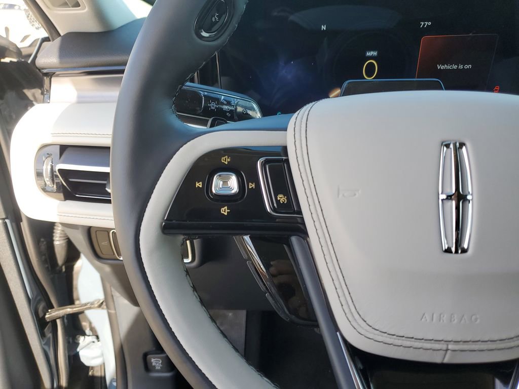 New 2026 Lincoln Aviator 2WD image 25