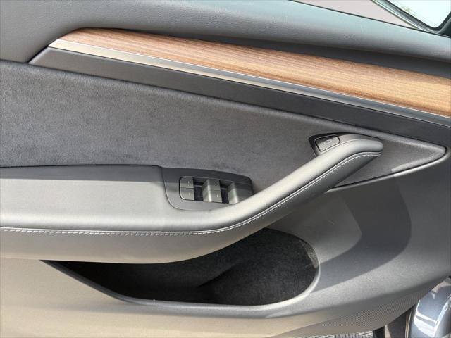 Used 2023 Tesla Model Y 2WD image 12
