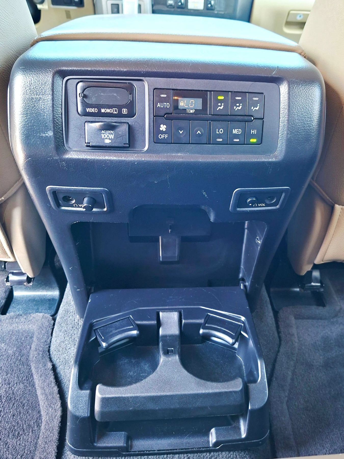 Used 2013 Toyota Sequoia Limited AWD/4WD image 26