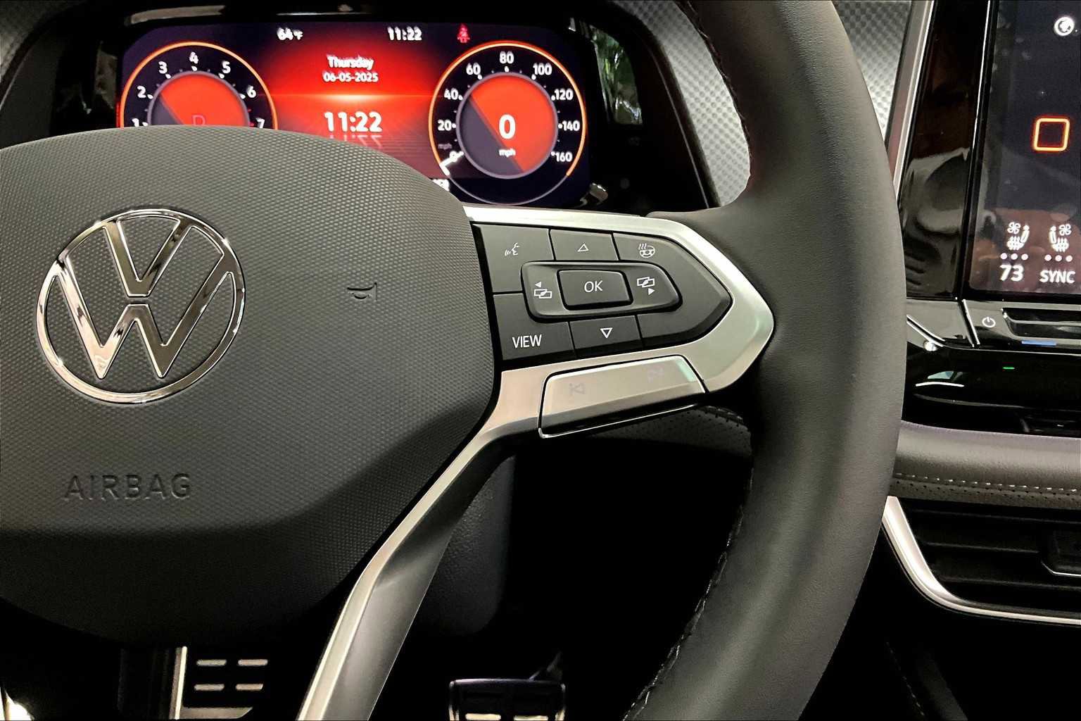 New 2025 Volkswagen Atlas Peak Edition SE image 18