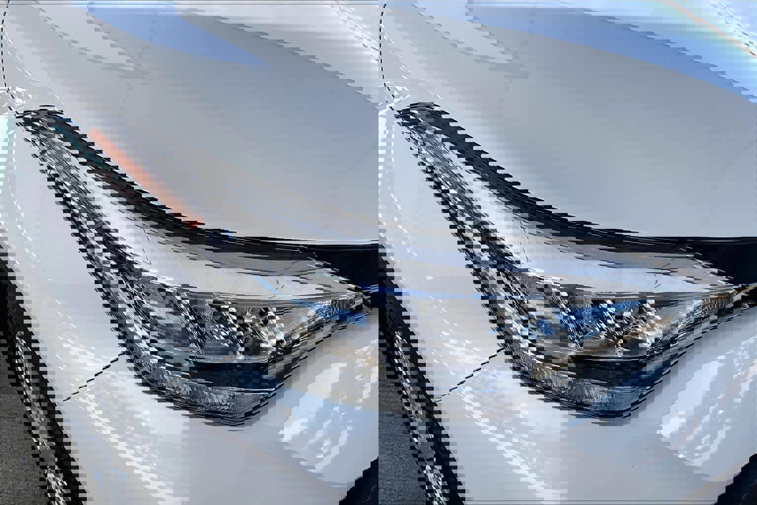 Used 2021 Toyota C-HR LE image 27